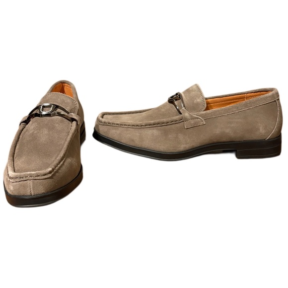 Stacy Adams Beige Suede Slip-Ons - Picture 3 of 9